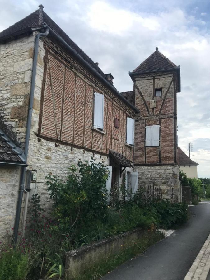 Le Pigeonnier Maison De Caractere Logement 4 Personnes La Maisonnette Renovee Logement 2 Personnes Floirac  Exterior foto